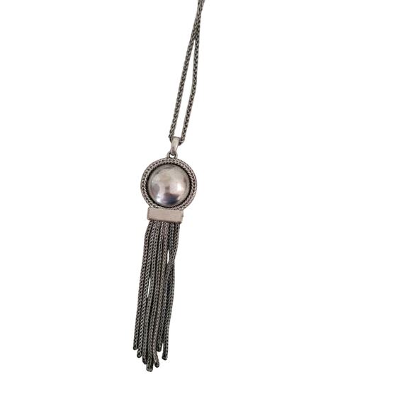 Long silver necklace with round pendant - Picture 1 of 3